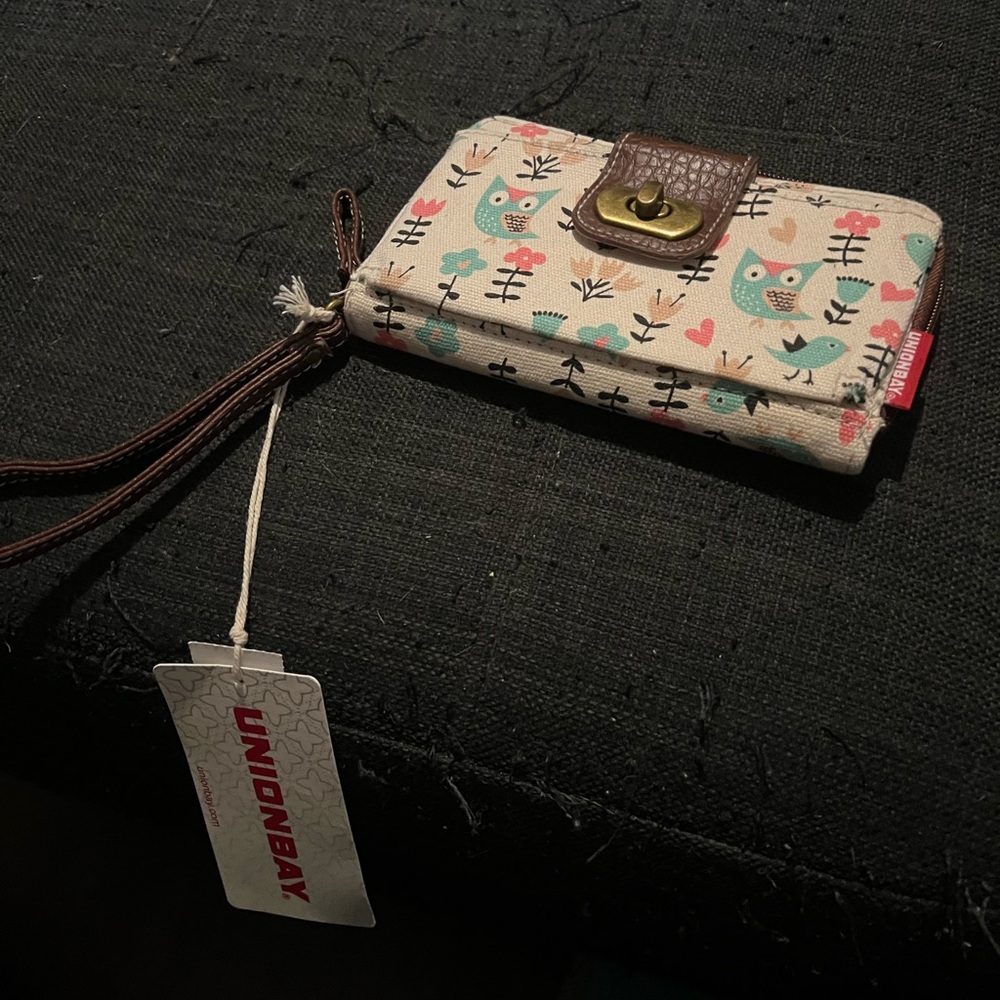 UNIONBAY Floral and Owl Pattern Wristlet